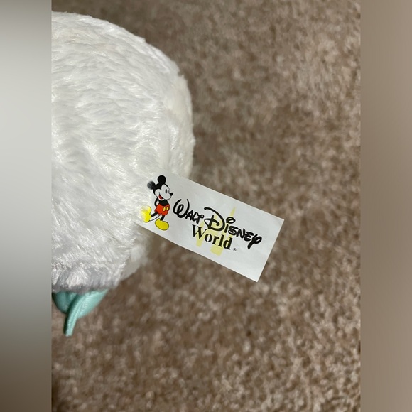 Winter Fun Pooh plush - Picture 5 of 6